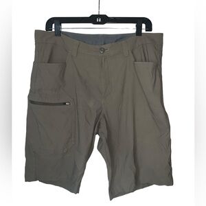Eddie Bauer mens tan 10 inch‎ cargo outdoor shorts size 34